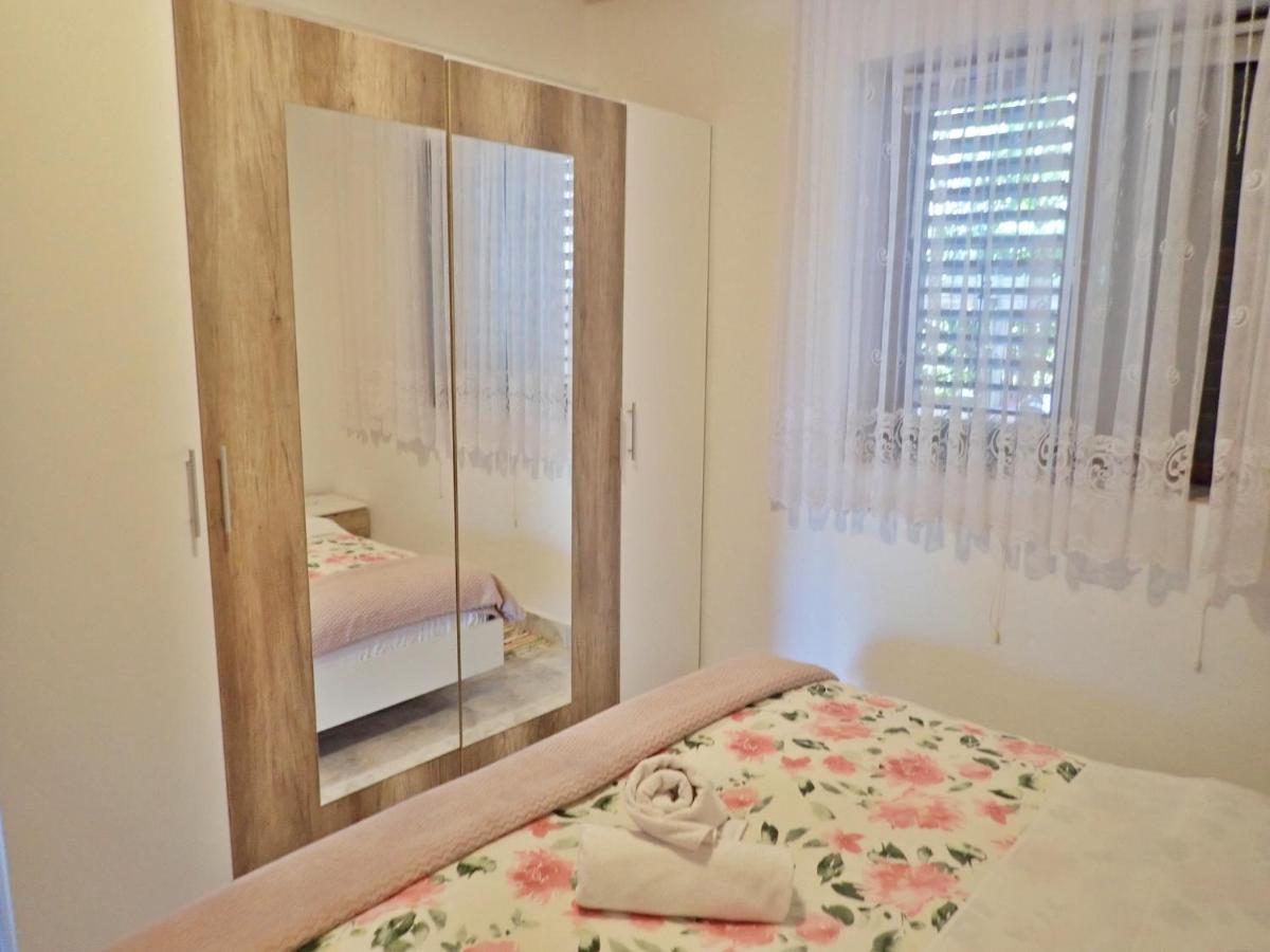 Apartmani Ivica & Boja Starigrad Exterior photo